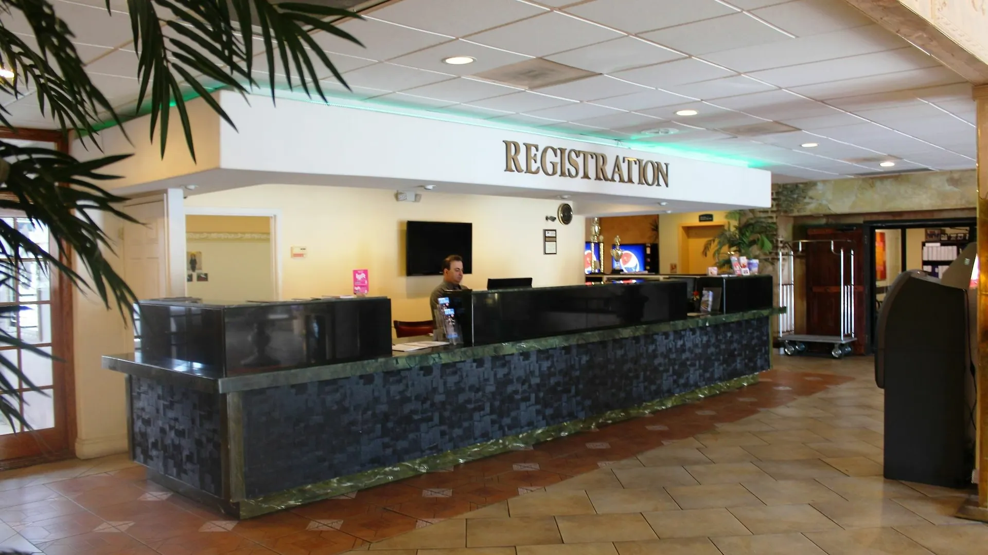 Hotel Shalimar Hostel Las Vegas