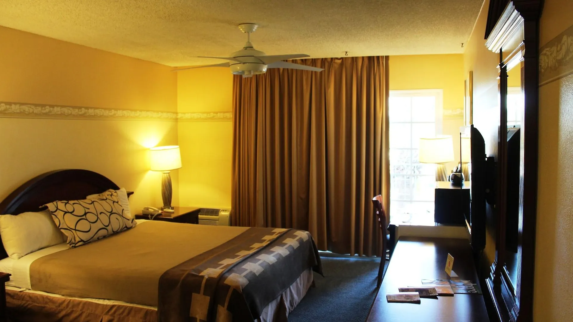 Hotel Shalimar Hostel Las Vegas